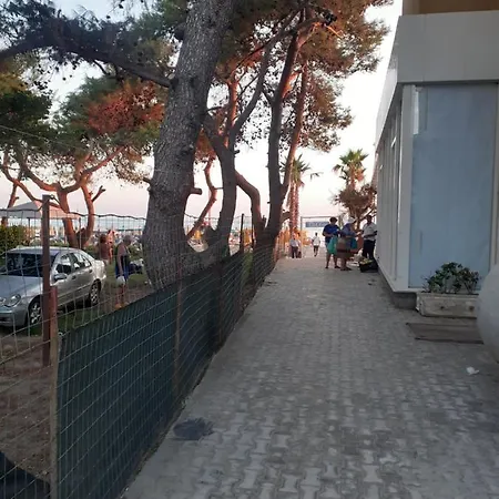 Beach Apartment Durres *
